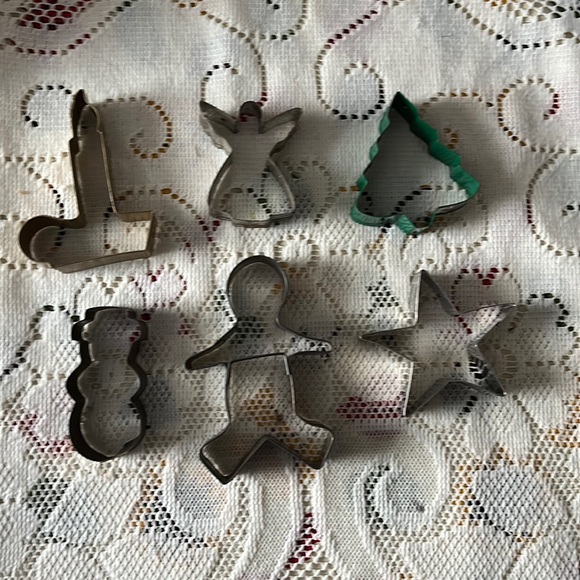 Other - 6 Christmas holiday cookie cutters